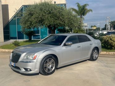 Lancia Thema 3.0 v6 Offerta riservata ad operatori del settore