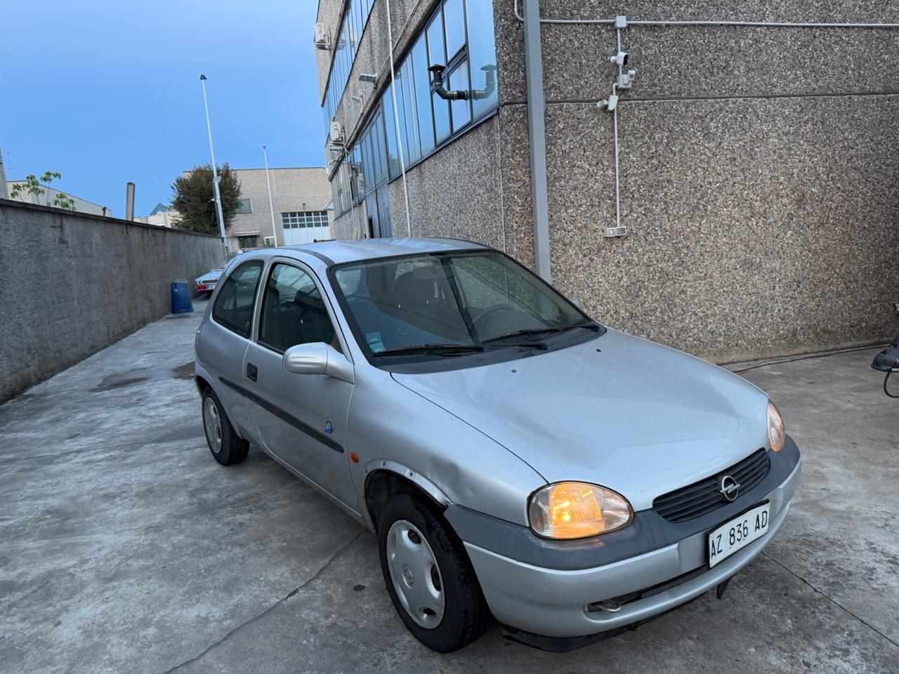 Opel Corsa 1.2 benzina 48kw 104.000KM uni prop