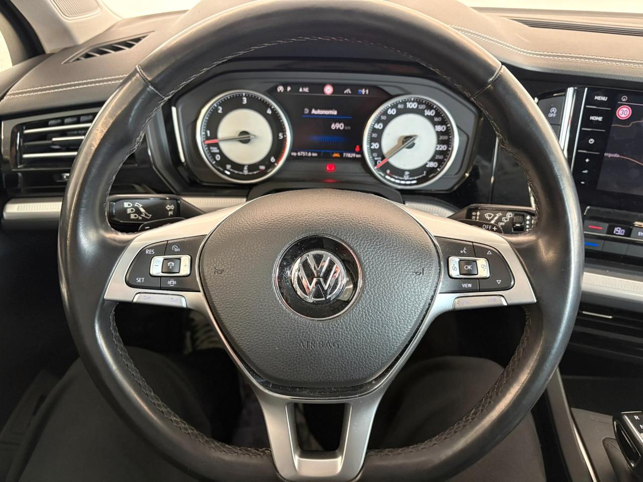 VOLKSWAGEN Touareg 3.0 V6 TDI 286 CV SCR Style