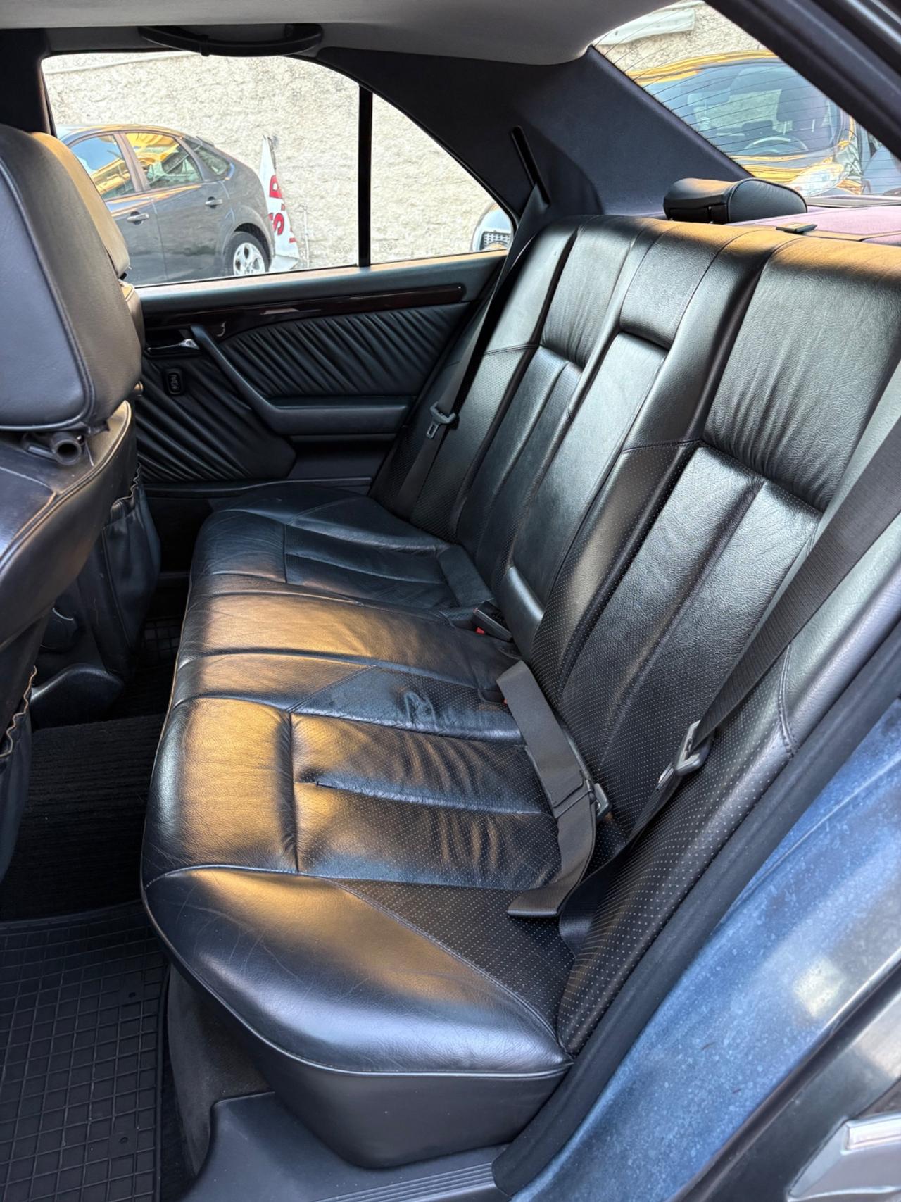 Mercedes C 200 berlina GPL magnifica