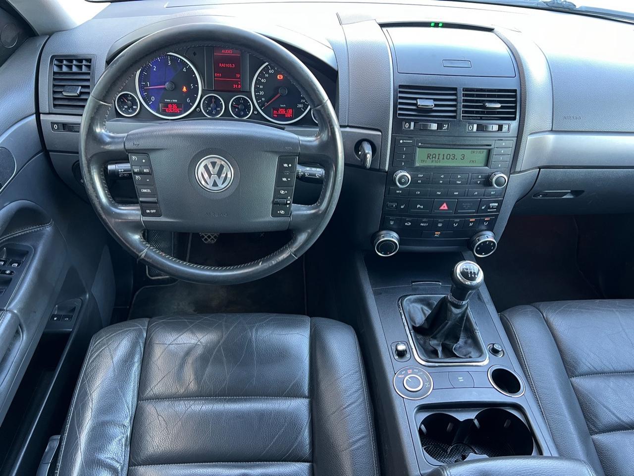 Volkswagen Touareg 2.5 tdi R5 Executive dpf FL