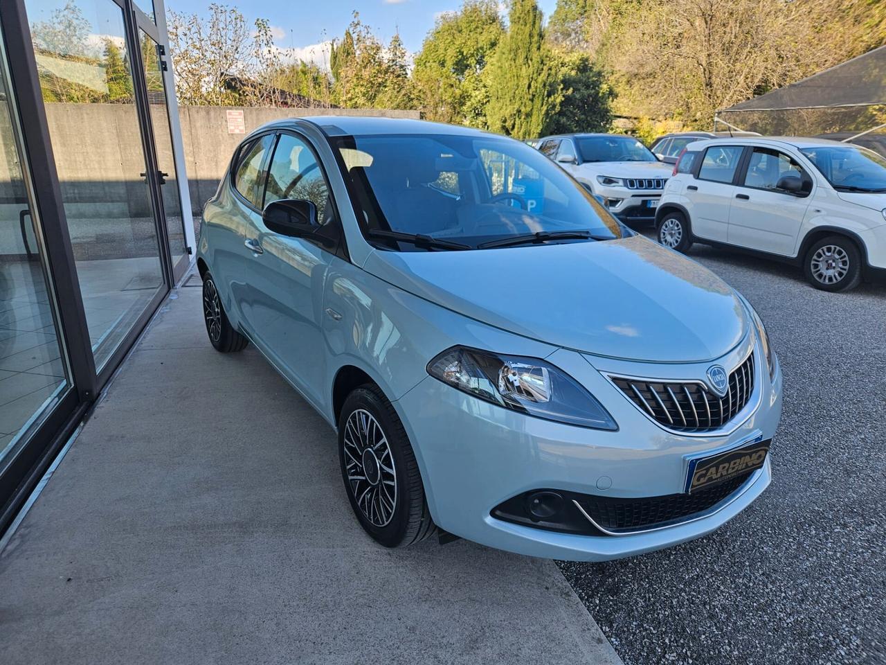 Lancia Ypsilon 1.0 FireFly 5 porte Hybrid Platino ** 13900 KM**