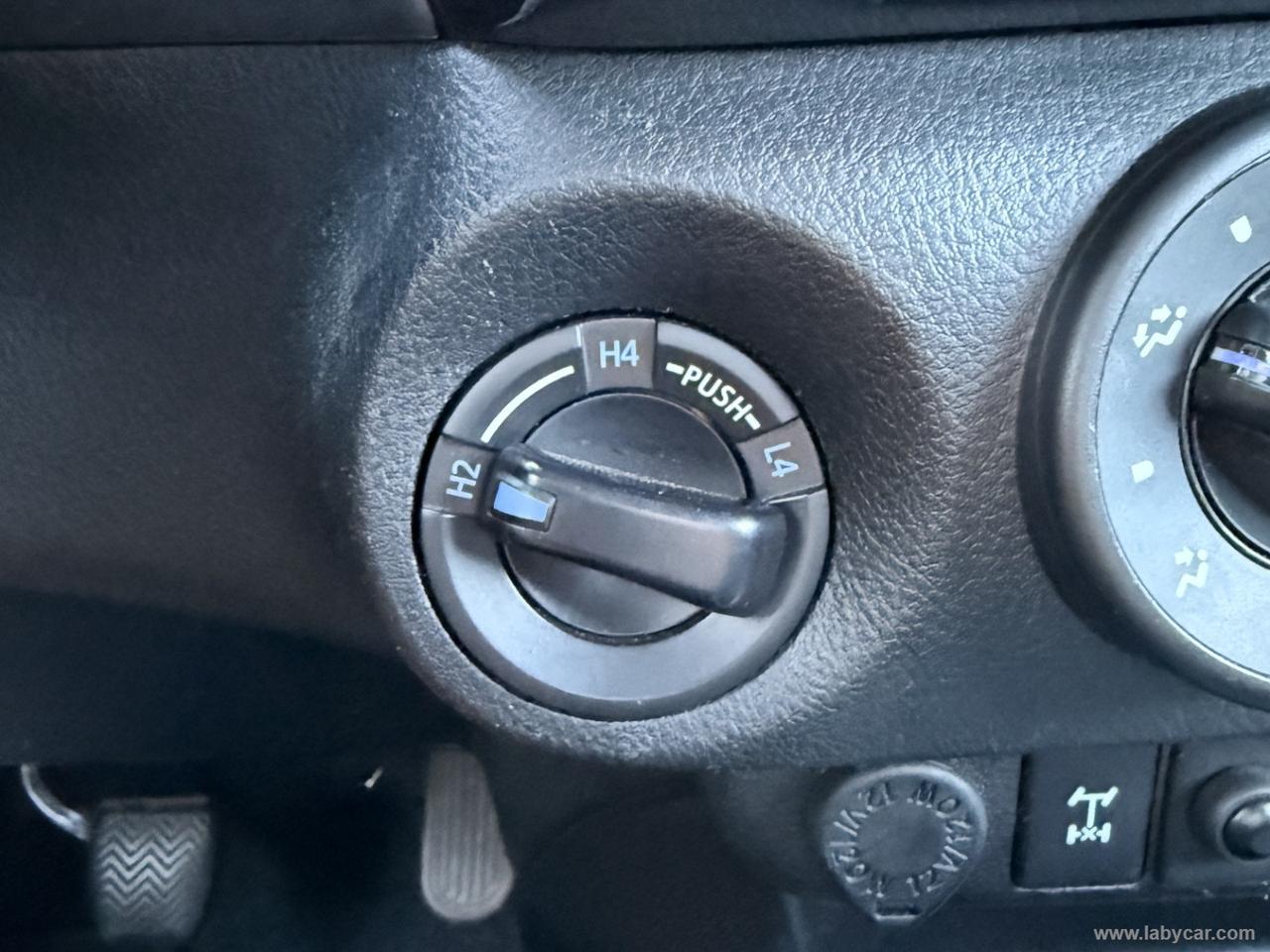 TOYOTA Hilux 2.4 D-4D 4WD 2p. EXTRA CAB CAMERA SENS PARK