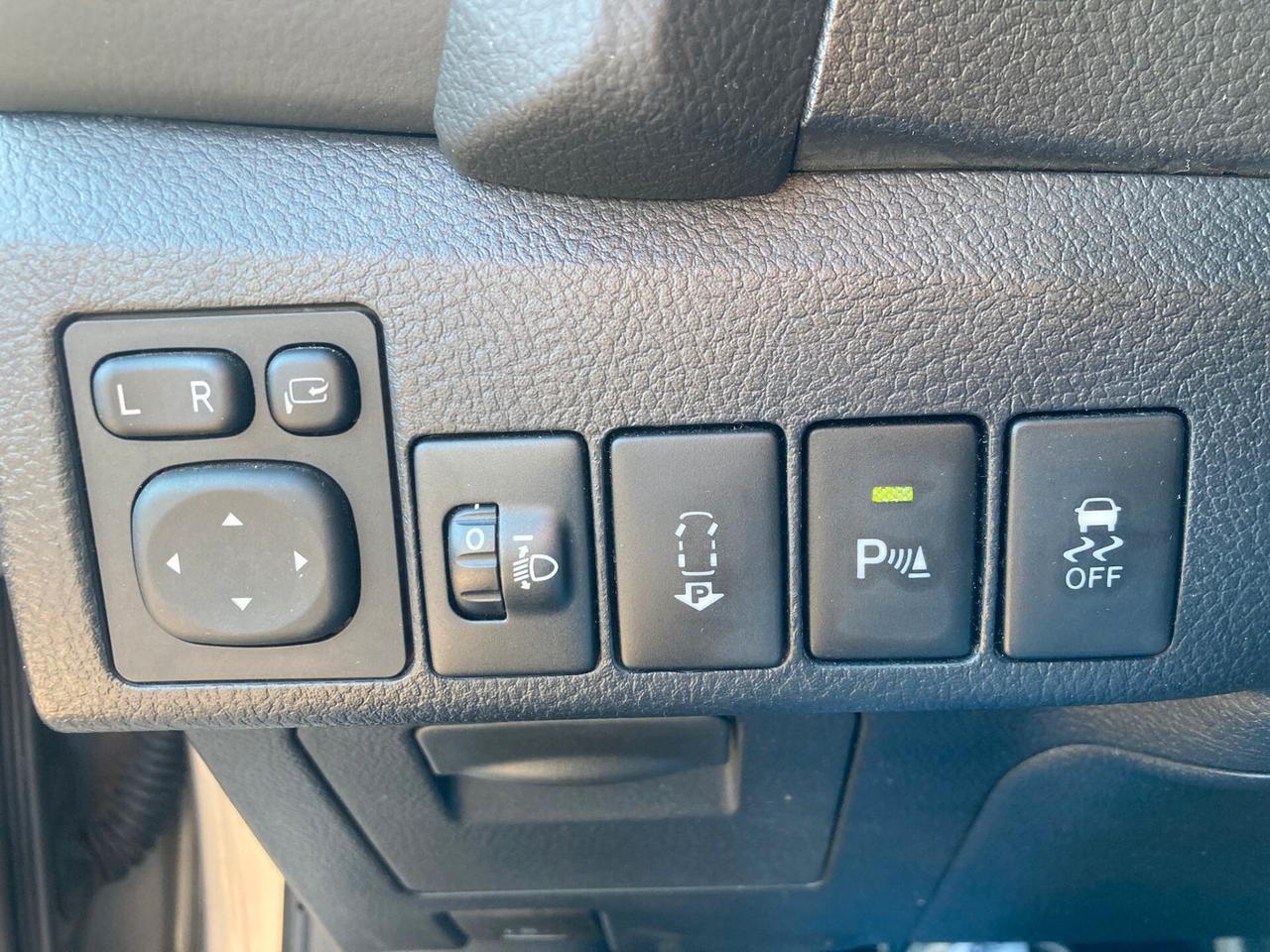 Toyota Auris 1.4 D-4D Lounge