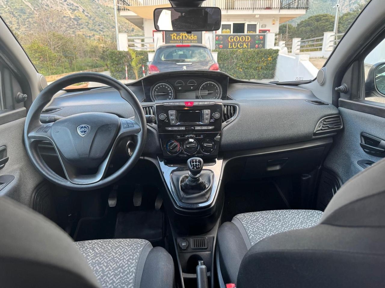 Lancia Ypsilon 1.0 FireFly 5 porte S&S Hybrid Ecochic A. Ferretti