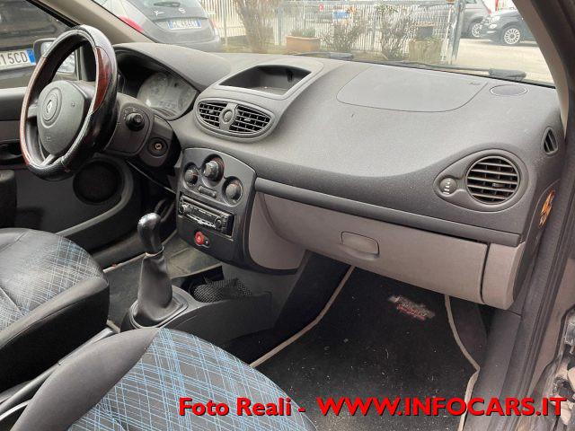 RENAULT Clio 1.2 16V 5 porte Confort