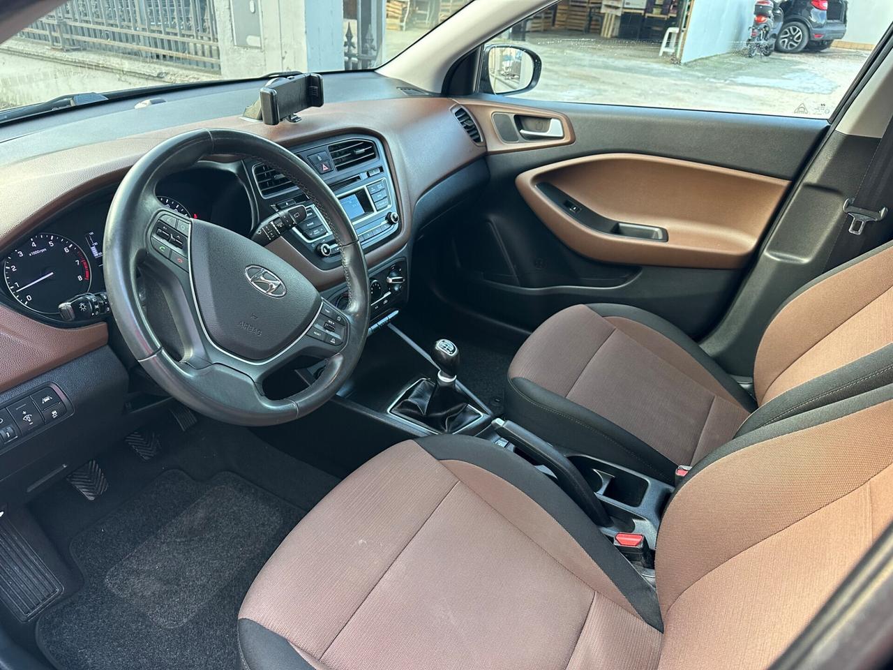 Hyundai i20 1.2 84 CV 5 porte Classic 2015