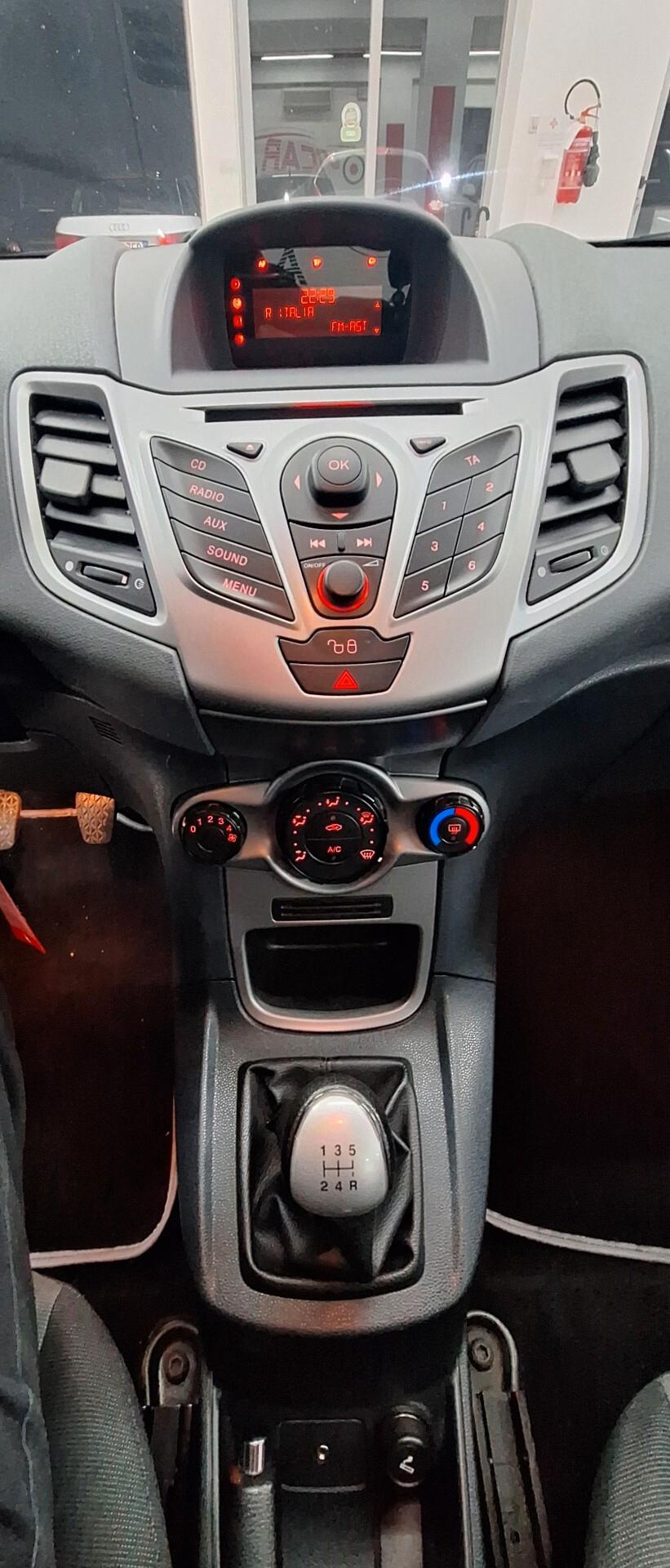 Ford Fiesta 1.4 TDCi 5p. Titanium