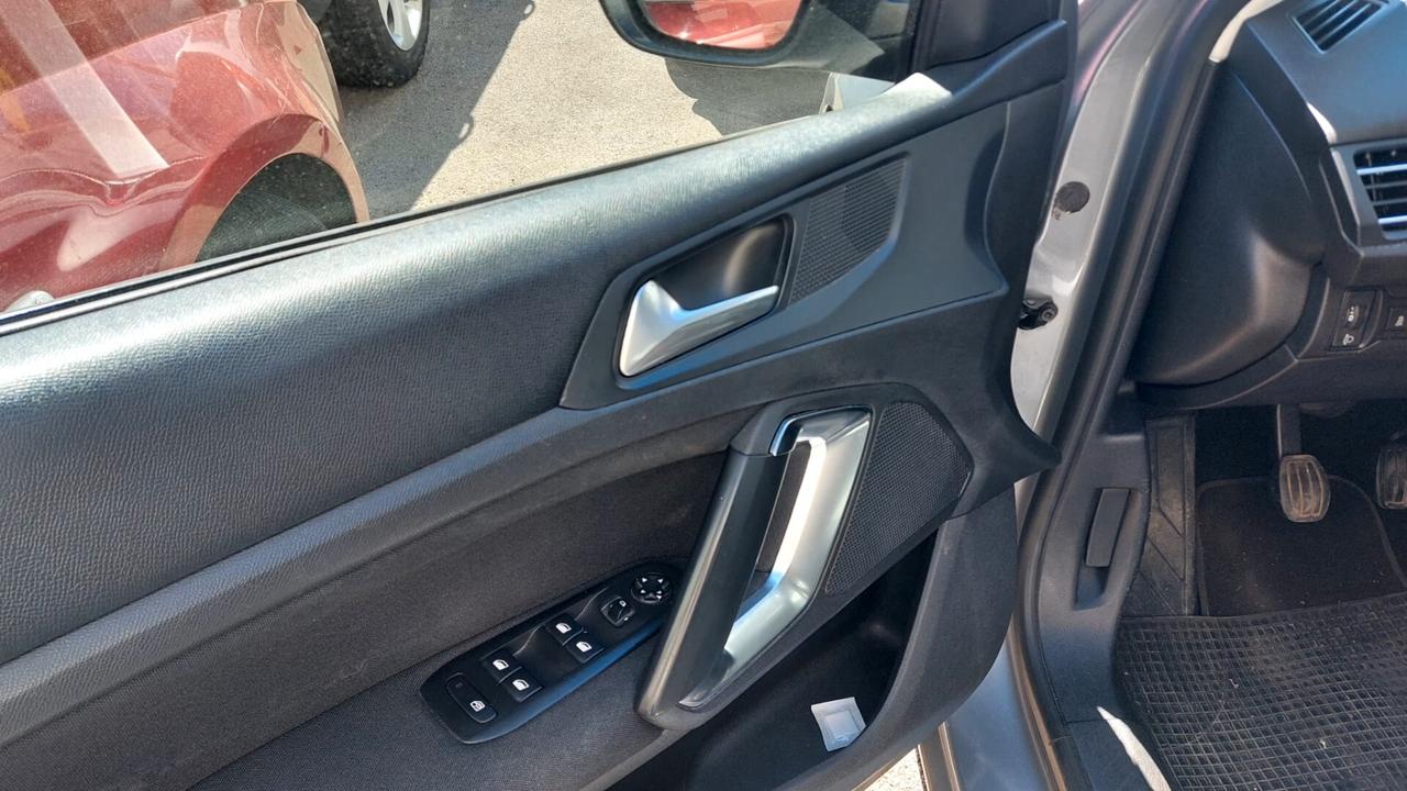 Peugeot 308 BlueHDi 100 1.6 HDI