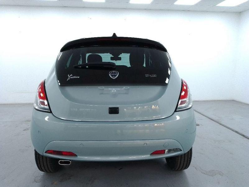 Lancia Ypsilon 1.0 firefly hybrid Gold s&s 70cv