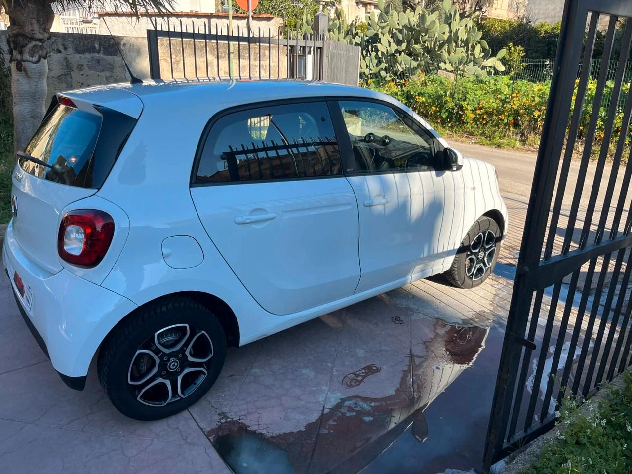 SMART FORFOUR 2018 PASSION TOTAL WHITE