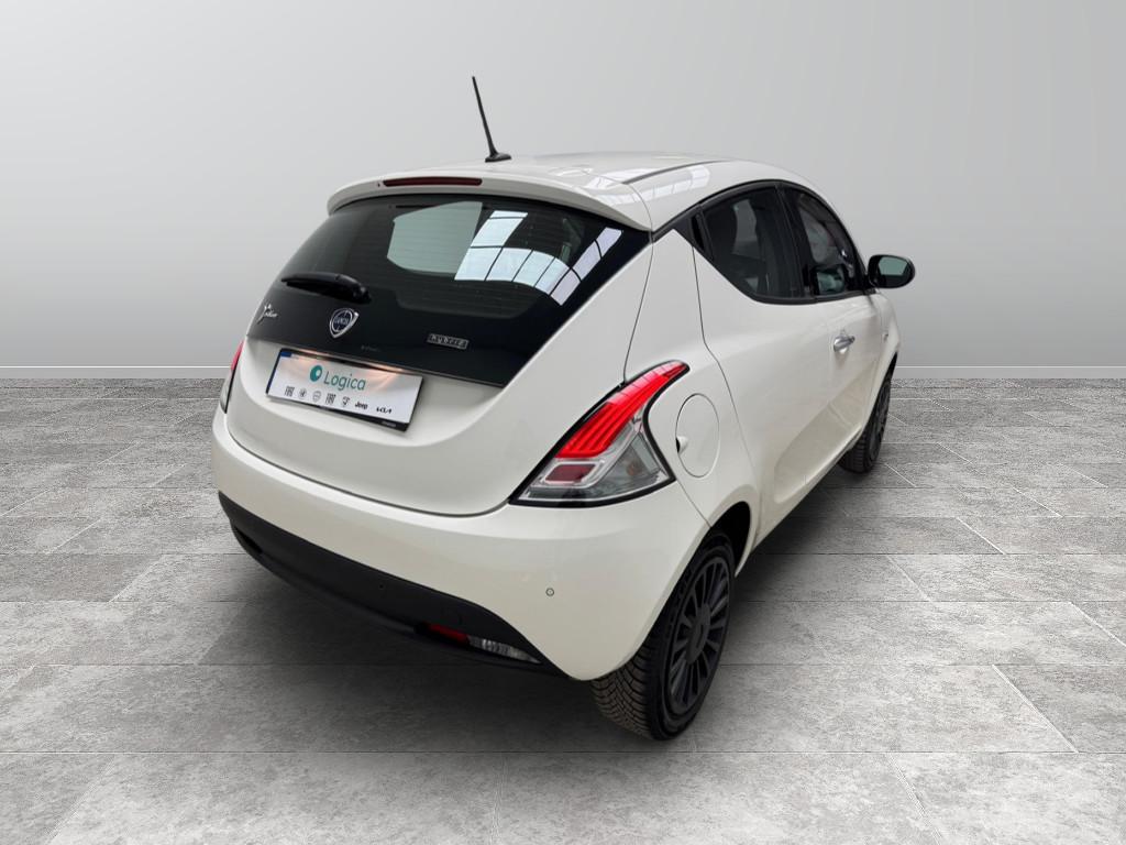 LANCIA Ypsilon III 2021 - Ypsilon 1.0 firefly hybrid Silver s&s 70c