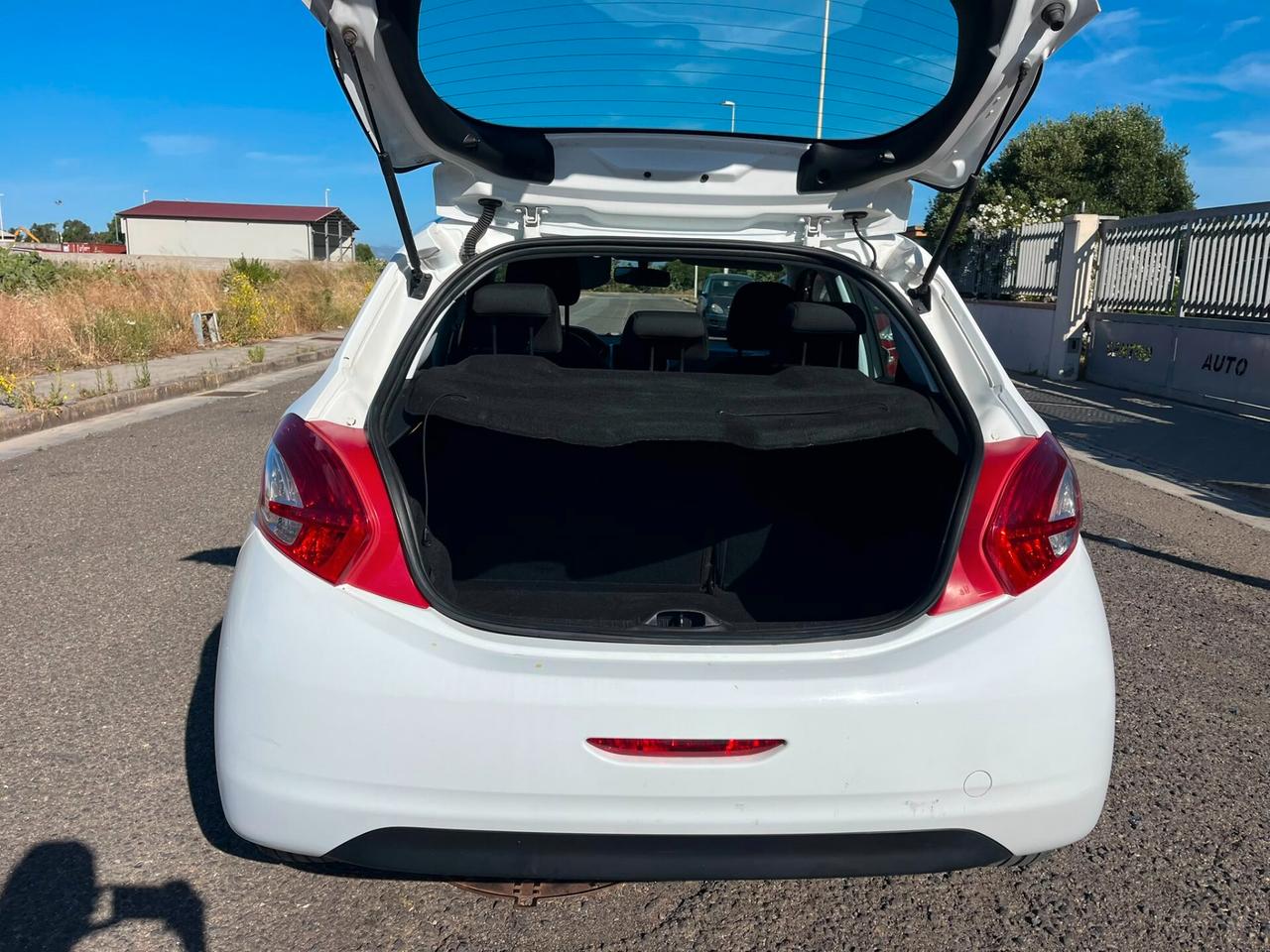 Peugeot 208 1.6 e-HDi 92 CV Stop&Start 5 porte Active