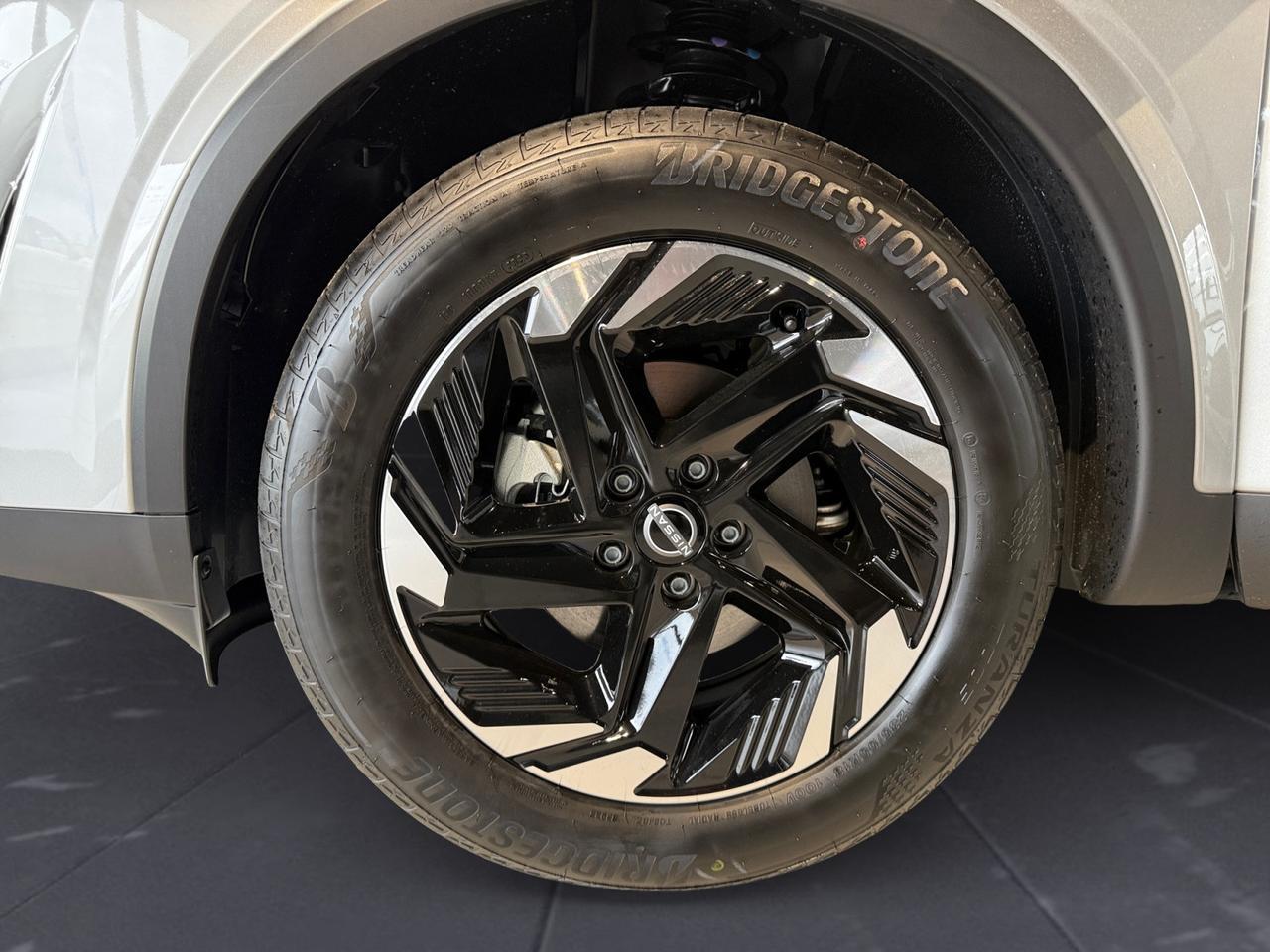 NISSAN QASHQAI N-CONNECTA MHYB 140CV MT 2W