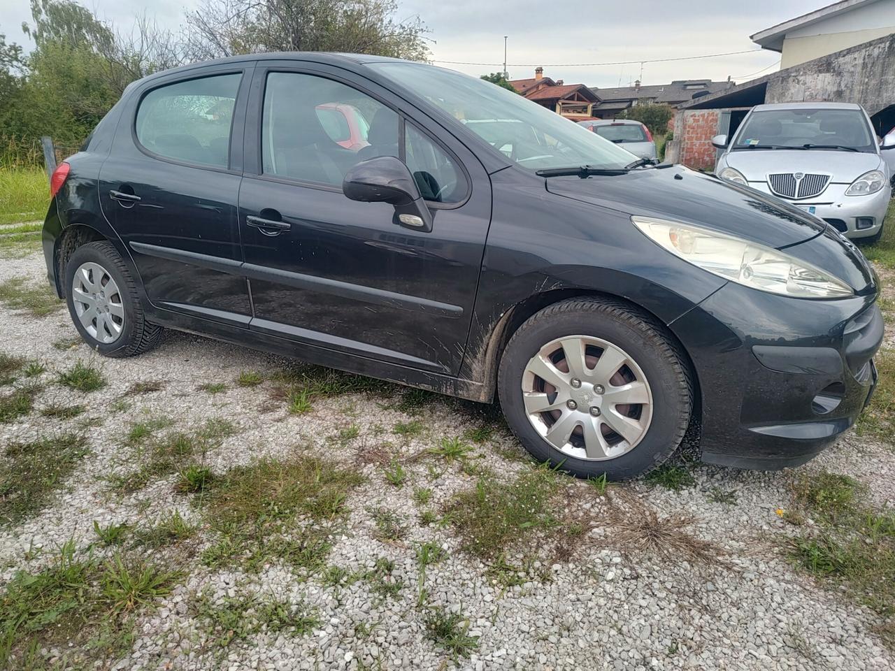 Peugeot 207 1.4 8V 75CV 5p. ONE Line