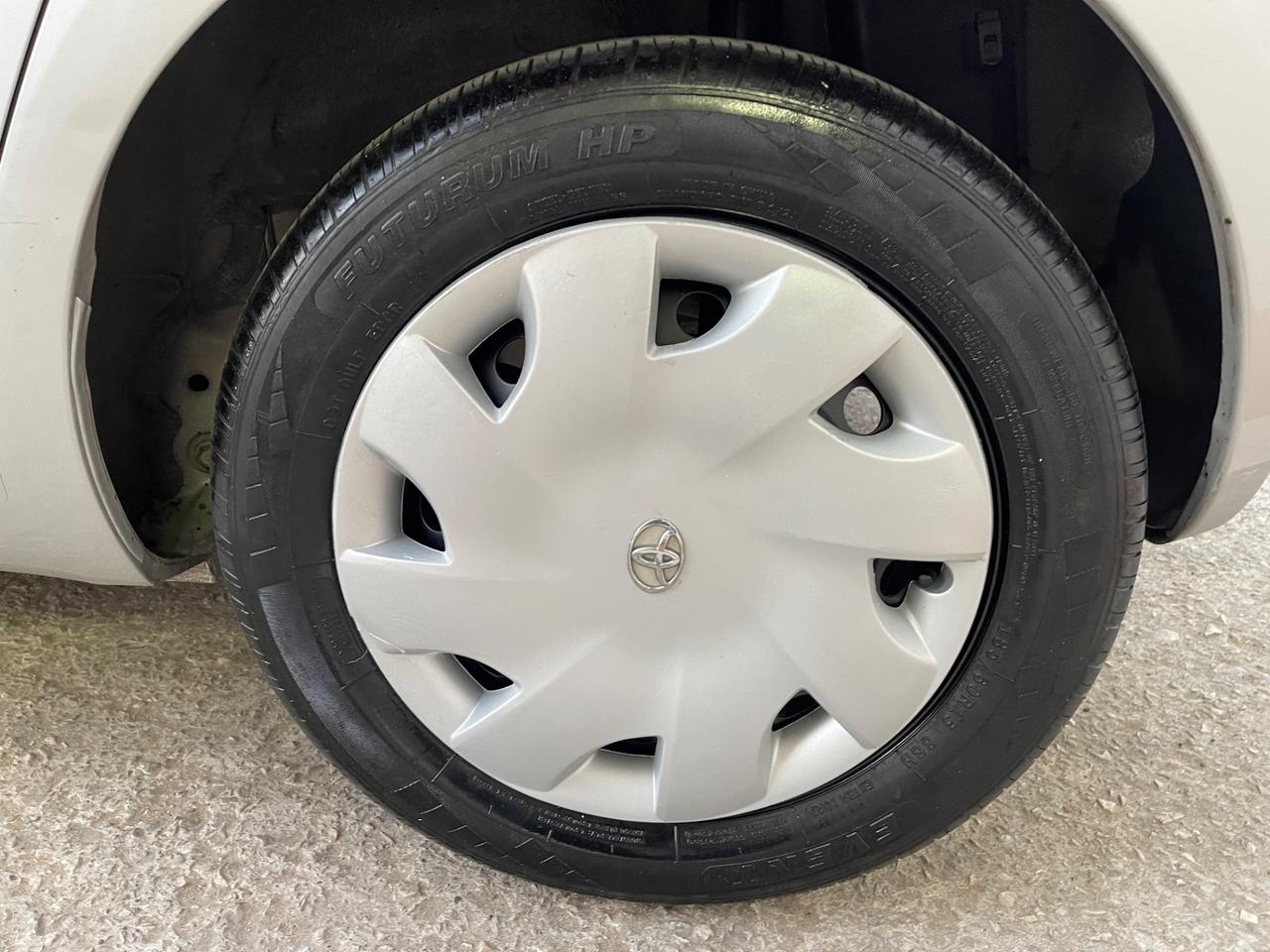 Toyota Yaris 1.0 5 porte Now