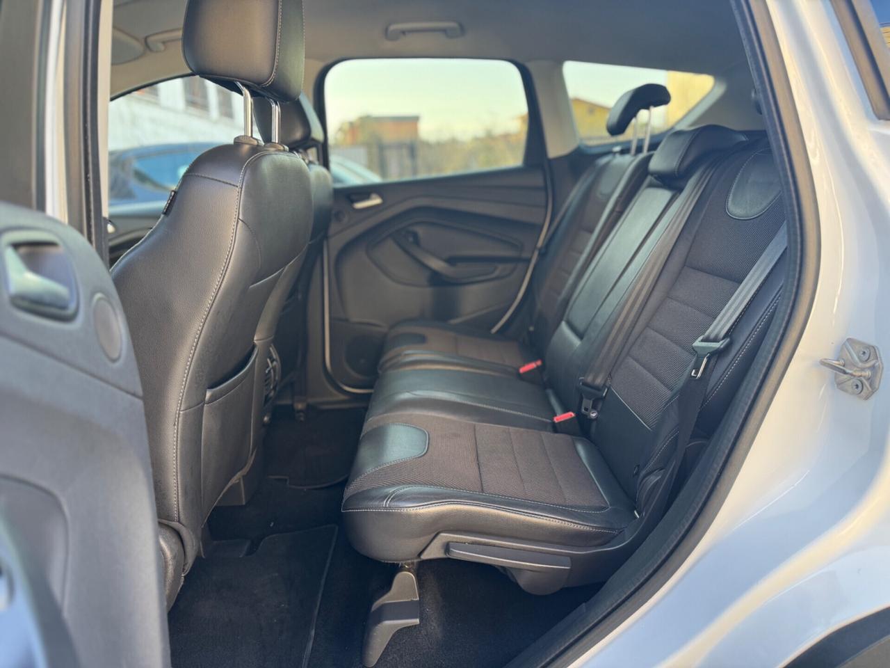 Ford Kuga 2.0 TDCI 150 CV S&S 4WD Powershift Titanium