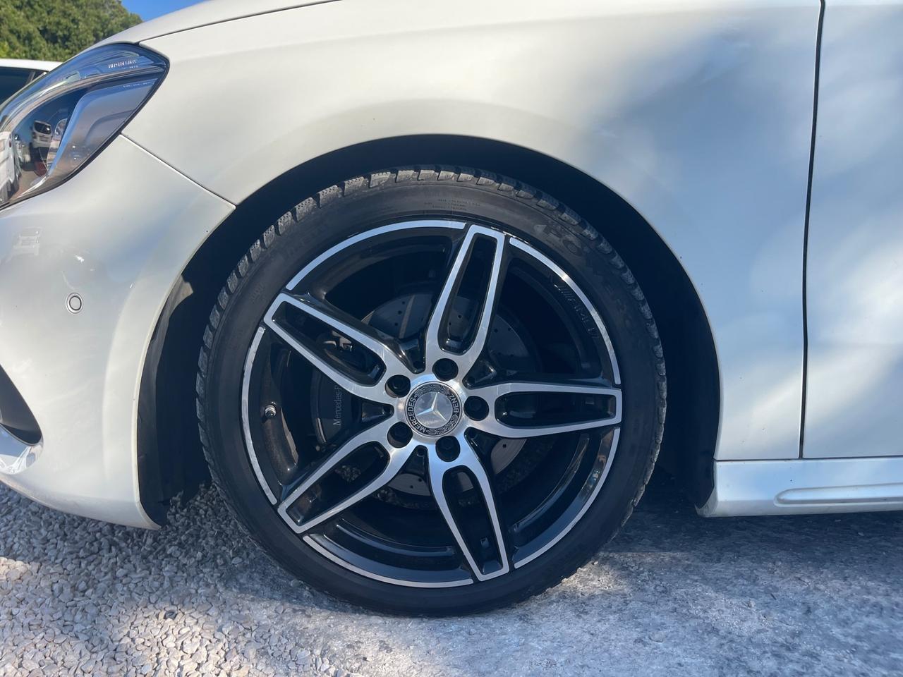 Mercedes Benz A200d Premium AMG Night 2.2 CDI 136cv