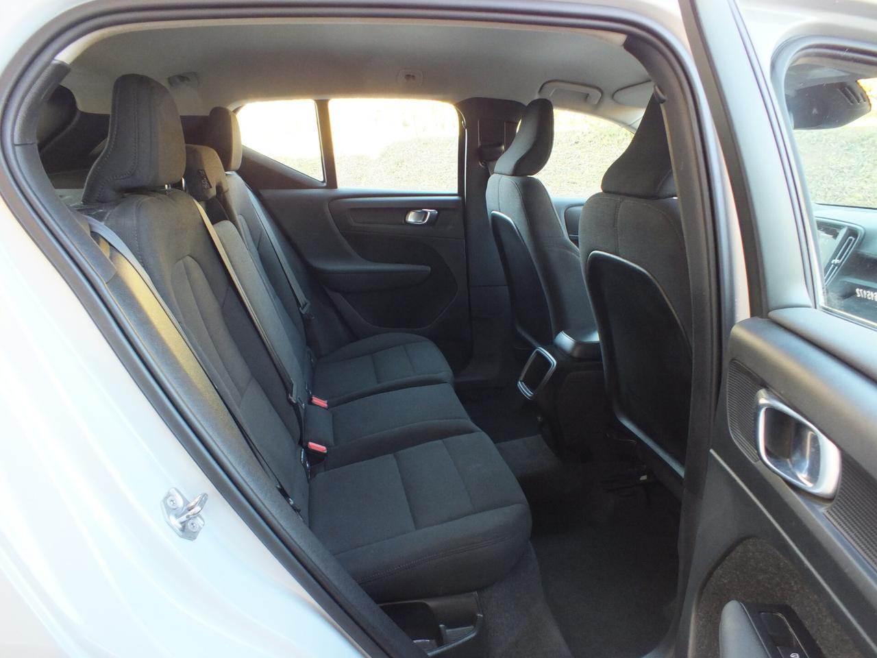 VOLVO XC40 T2 CORE 32.000 KM!