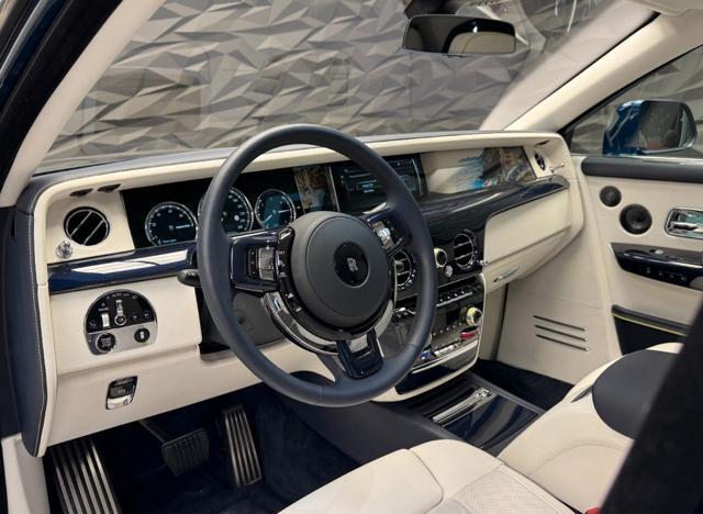 ROLLS-ROYCE Phantom SWB "ONE OF ONE W12 414KW (563HP)