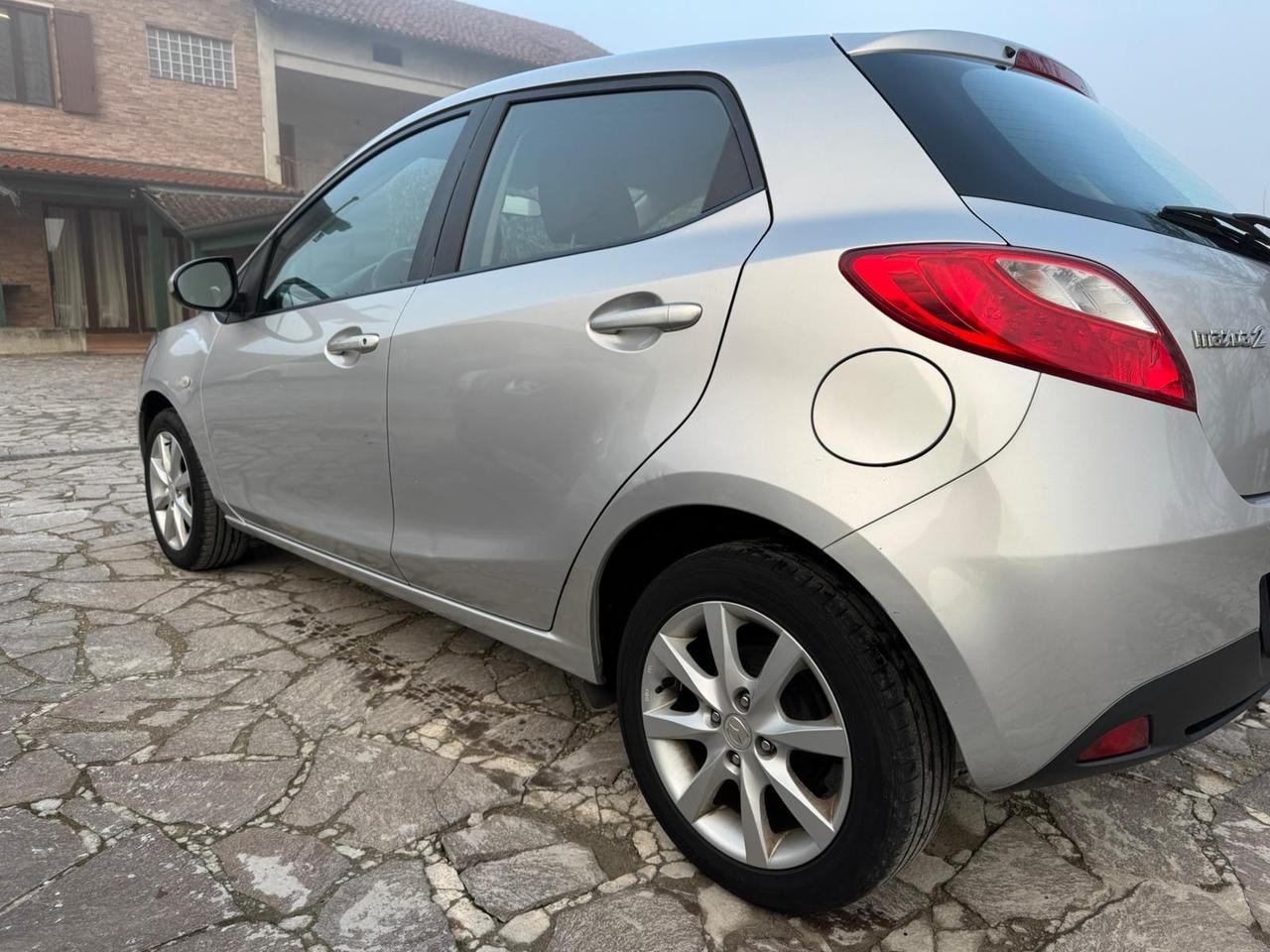 Mazda 2 Mazda2 1.3 16V 75CV 5p. Play Gen. GPL neopatentati