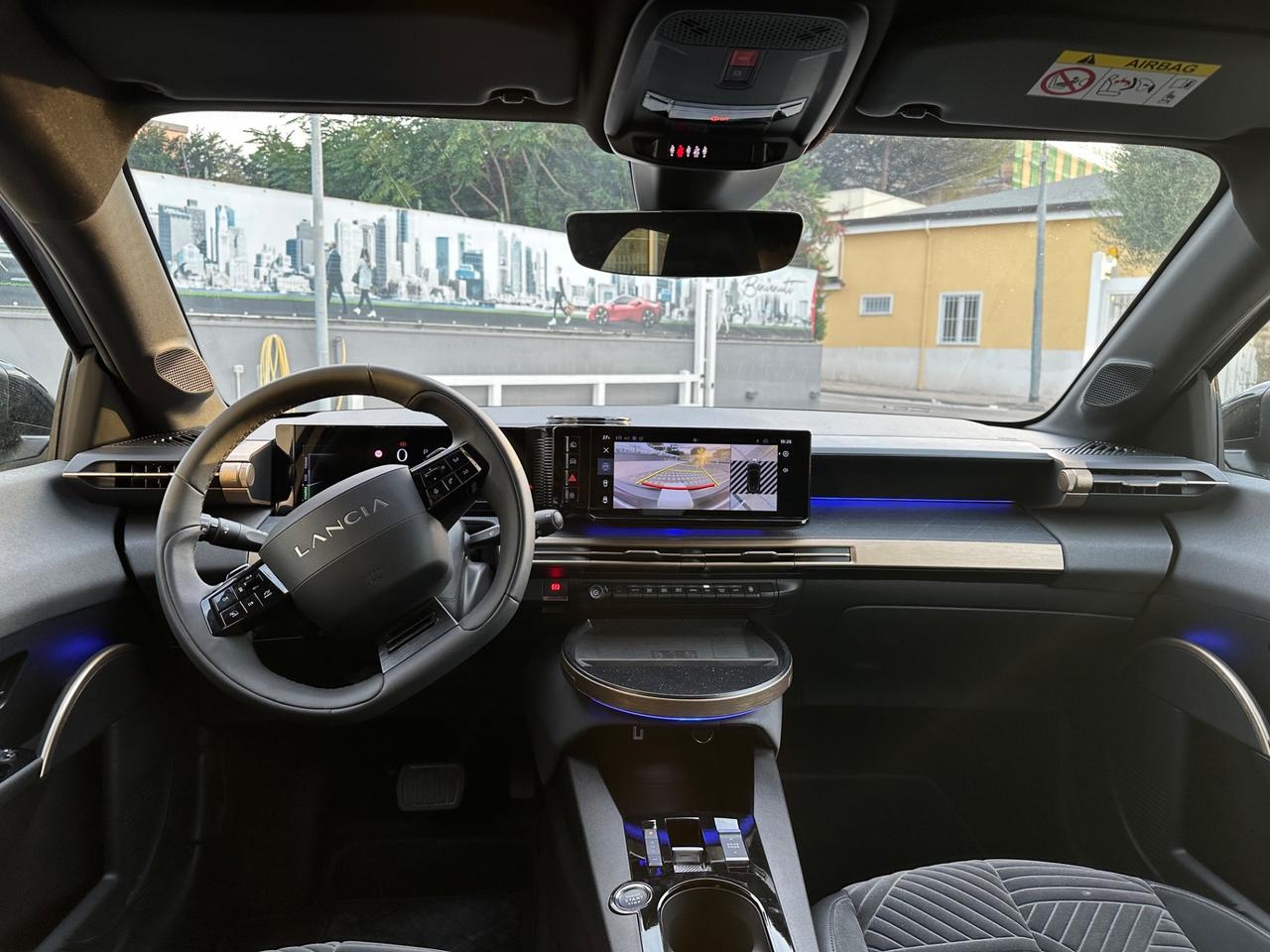 Lancia Ypsilon Hybrid e-DCT LX