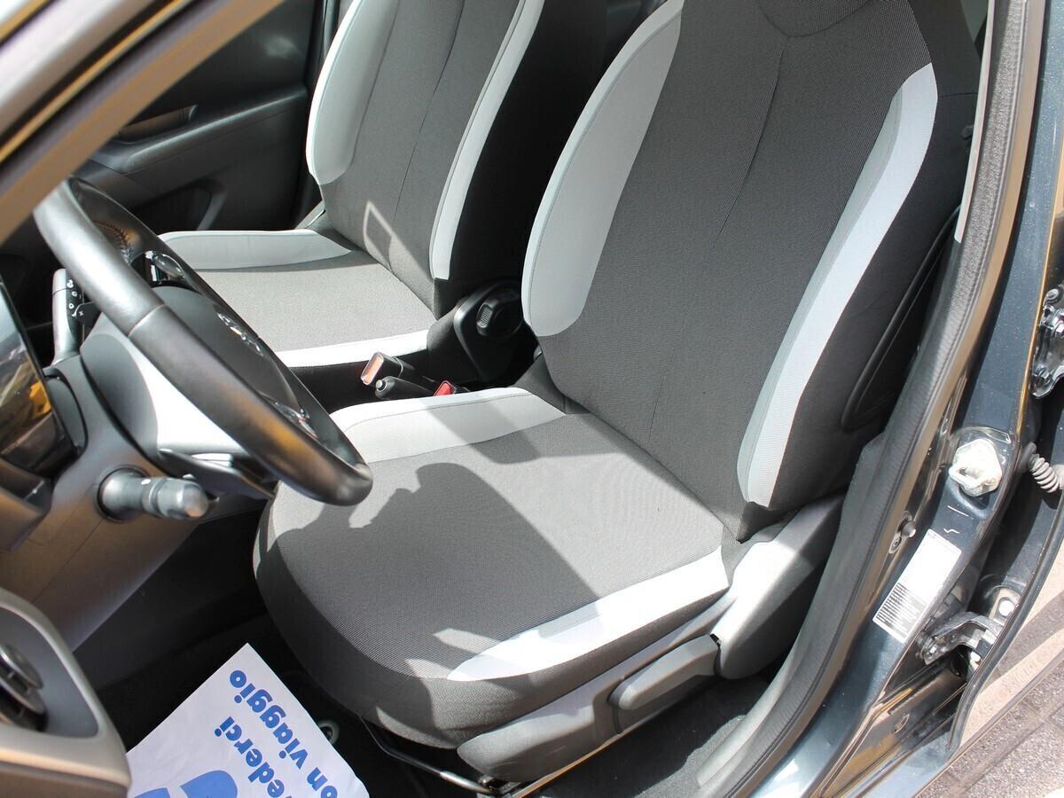 Toyota Aygo 1.0 VVT-i 69 CV 5 porte x-play TSS