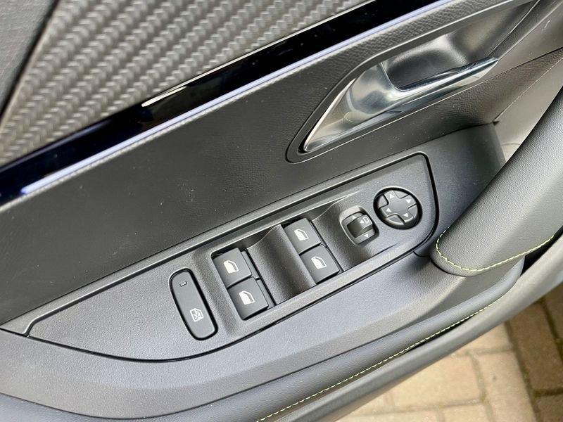 Peugeot 2008 1.2 hybrid GT 145cv e-dcs6 - KM0