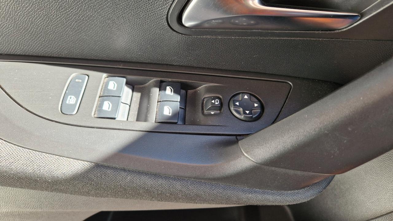 Peugeot 2008 BlueHDi 100 S&S Active