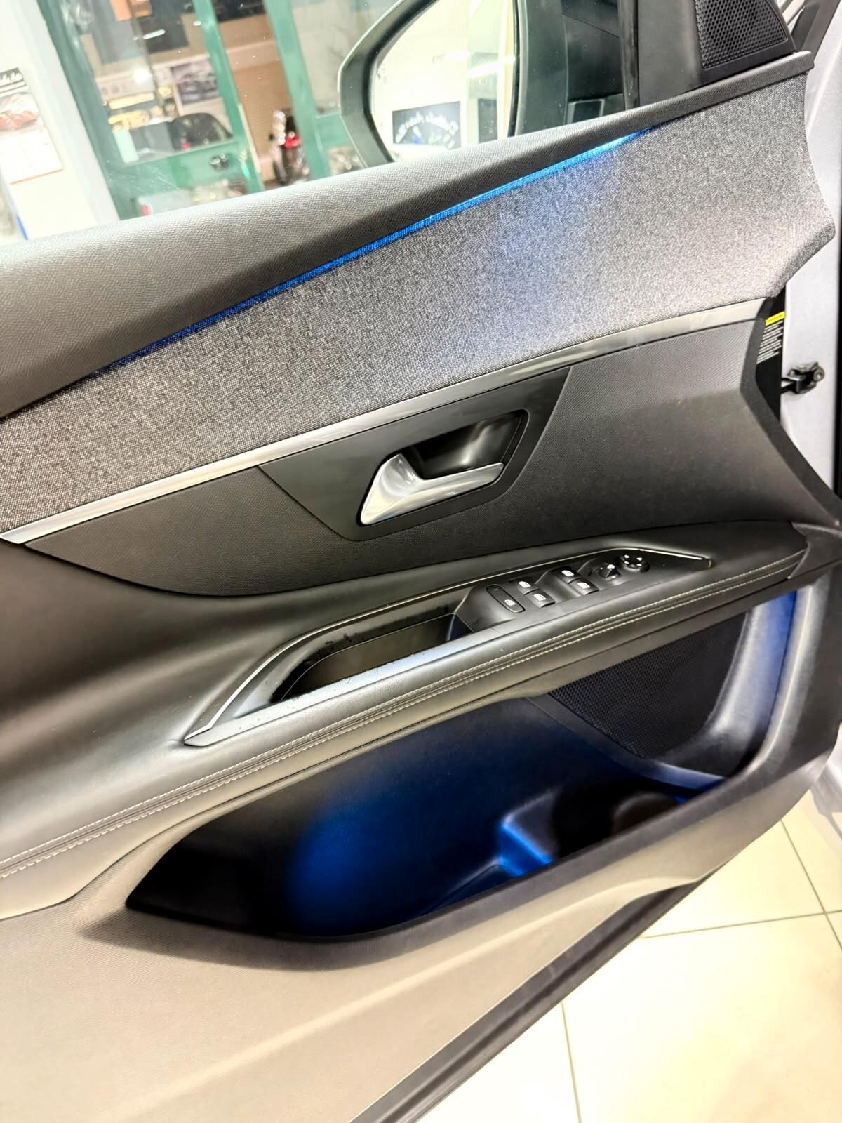 Peugeot 3008 BlueHDi 120 EAT6 S&S Allure