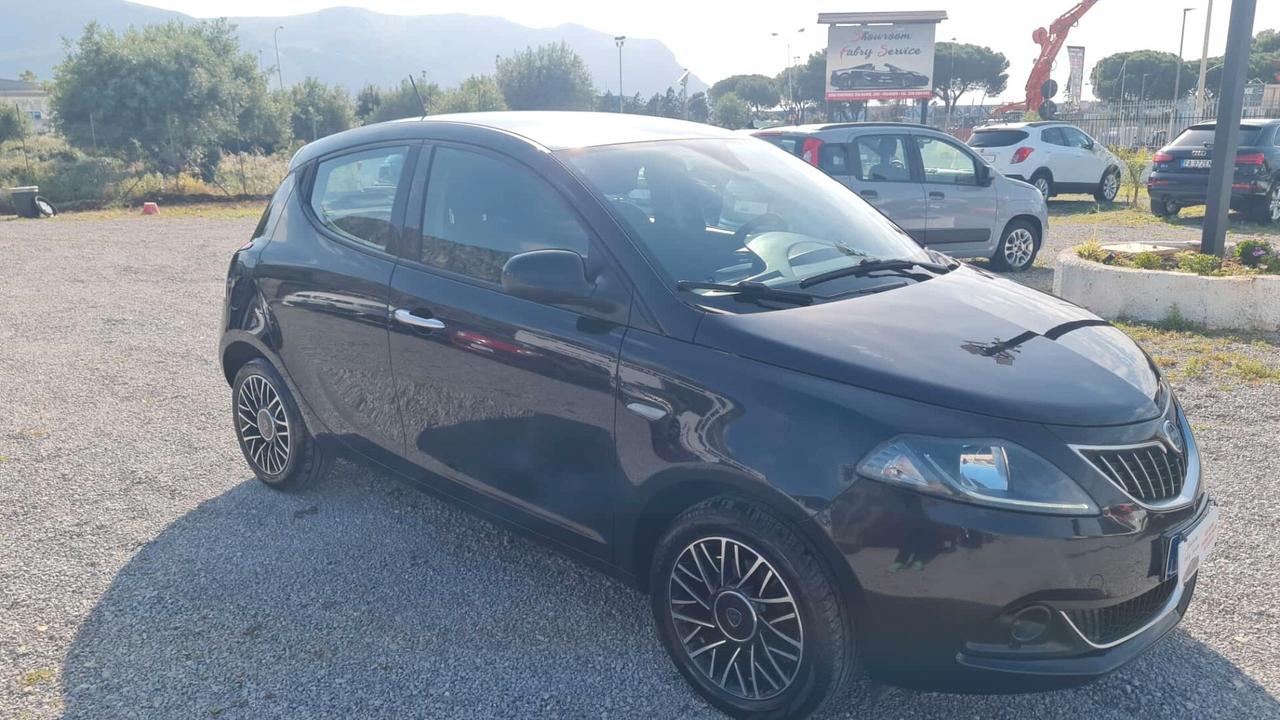 Lancia Ypsilon 1.0 FireFly 5 porte S&S Hybrid Maryne