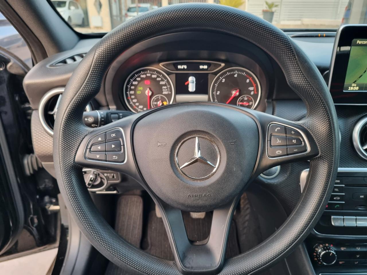 Mercedes-benz A 1.5 diesel 180 d Sport - 06/2017