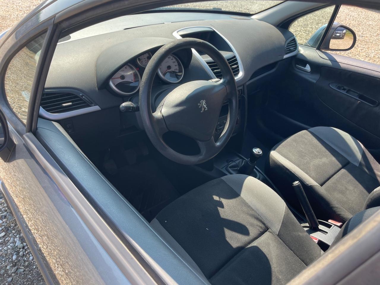 Peugeot 207 1.4 HDi 70CV 5p. XT