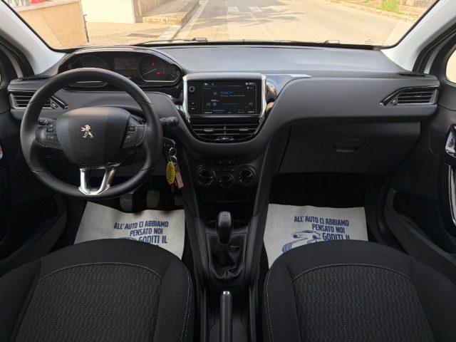PEUGEOT 208 1.2 82 Business