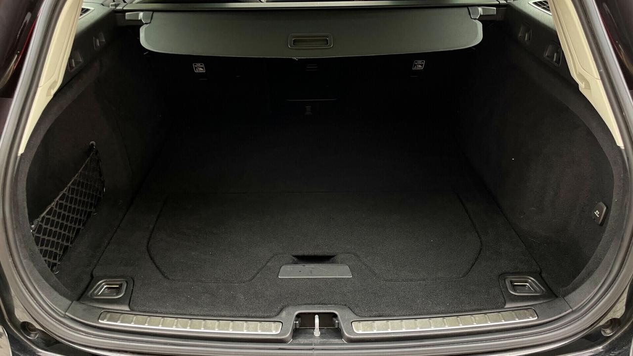 VOLVO V60 B4 2.0 GEARTRONIC MOMENTUM BUSINESS PRO 197CV - FULL LED, TETTO, SEDILI RISCALDABILI