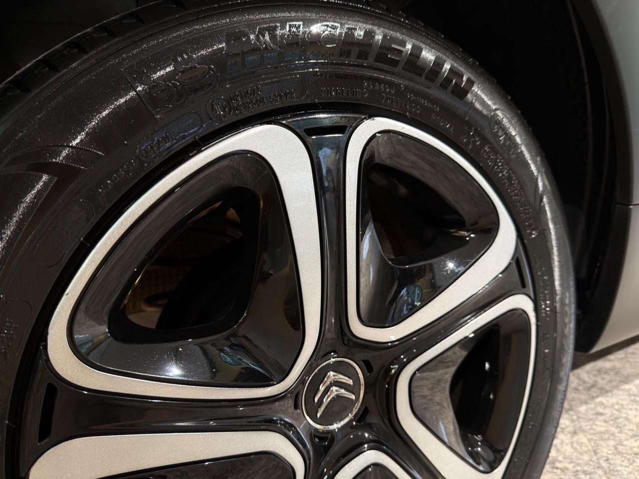 Citroen C3 1.2 Benz 82cv S&S Shine ** FULL OPTIONA
