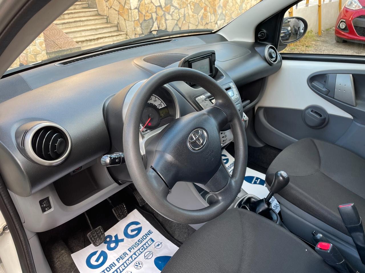 Toyota Aygo 1.0 12V VVT-i 5 porte Now Connect