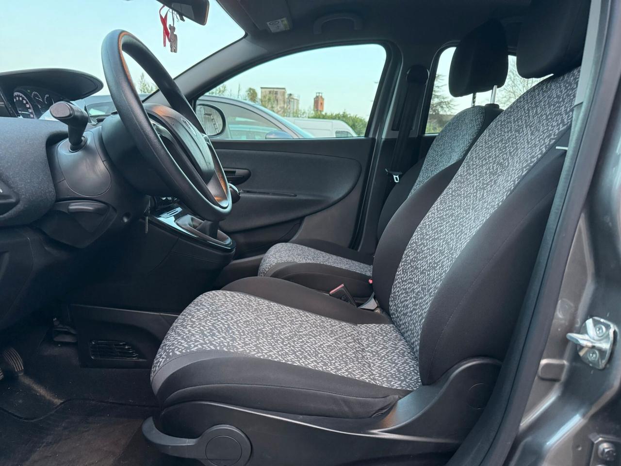 Lancia Ypsilon 1.2 69 CV 5 porte GPL Ecochic Gold