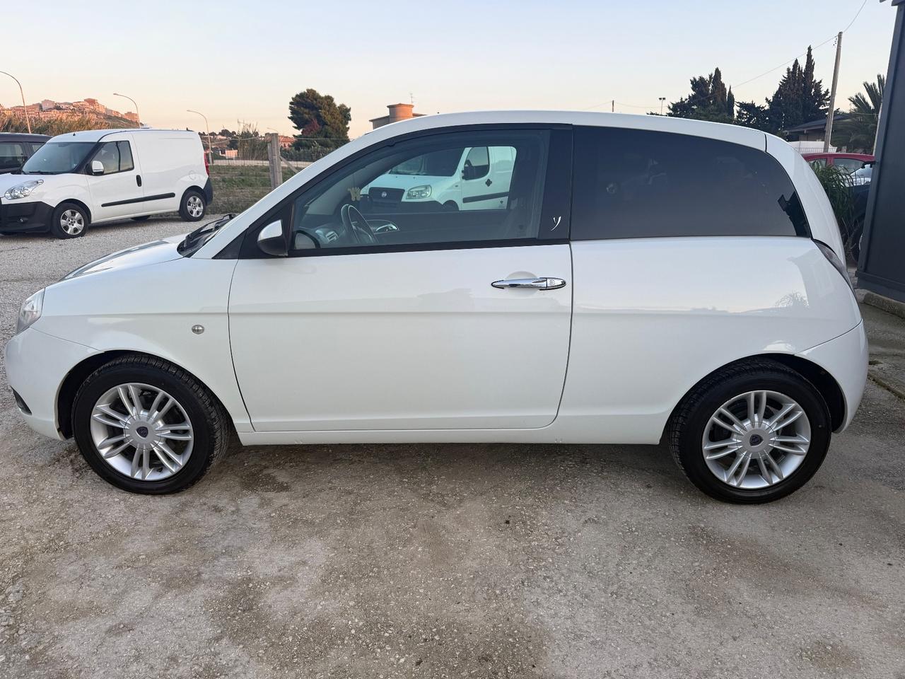Lancia Ypsilon 1.2 Platino