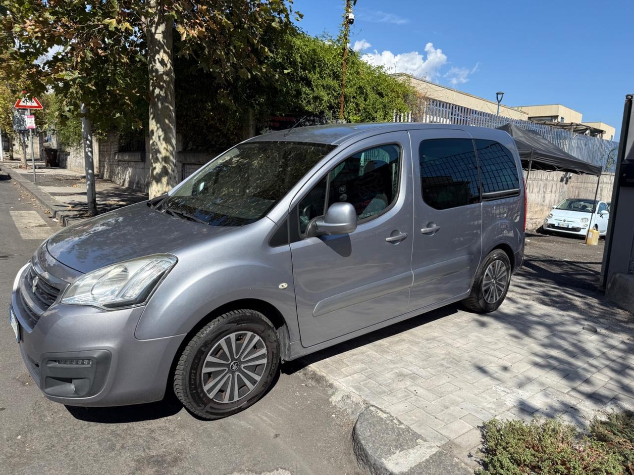 Peugeot Partner Tepee BlueHDi 100 Outdoor