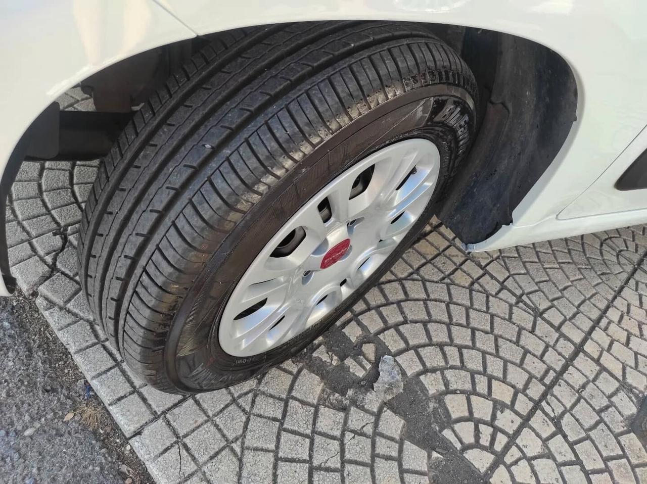 Fiat Panda 2017 1.3 mtj 95CV Uconnect Comandi al volante