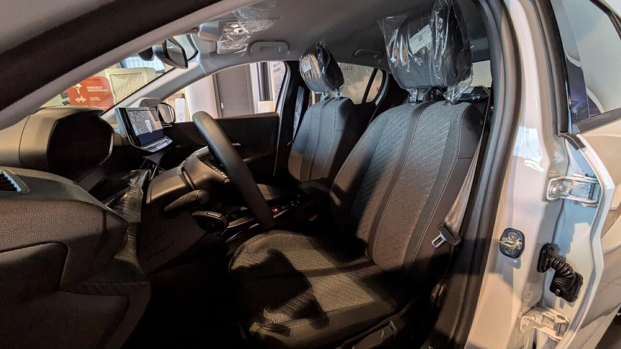 Peugeot 208 100 ALLURE