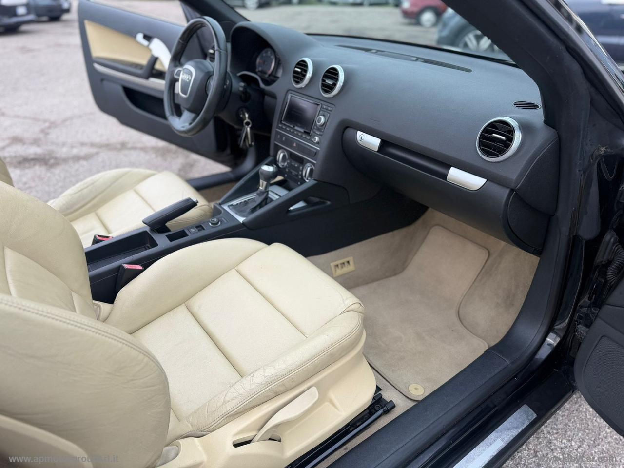 AUDI A3 CABRIO 2.0 TDI S tronic Ambition S-LINE