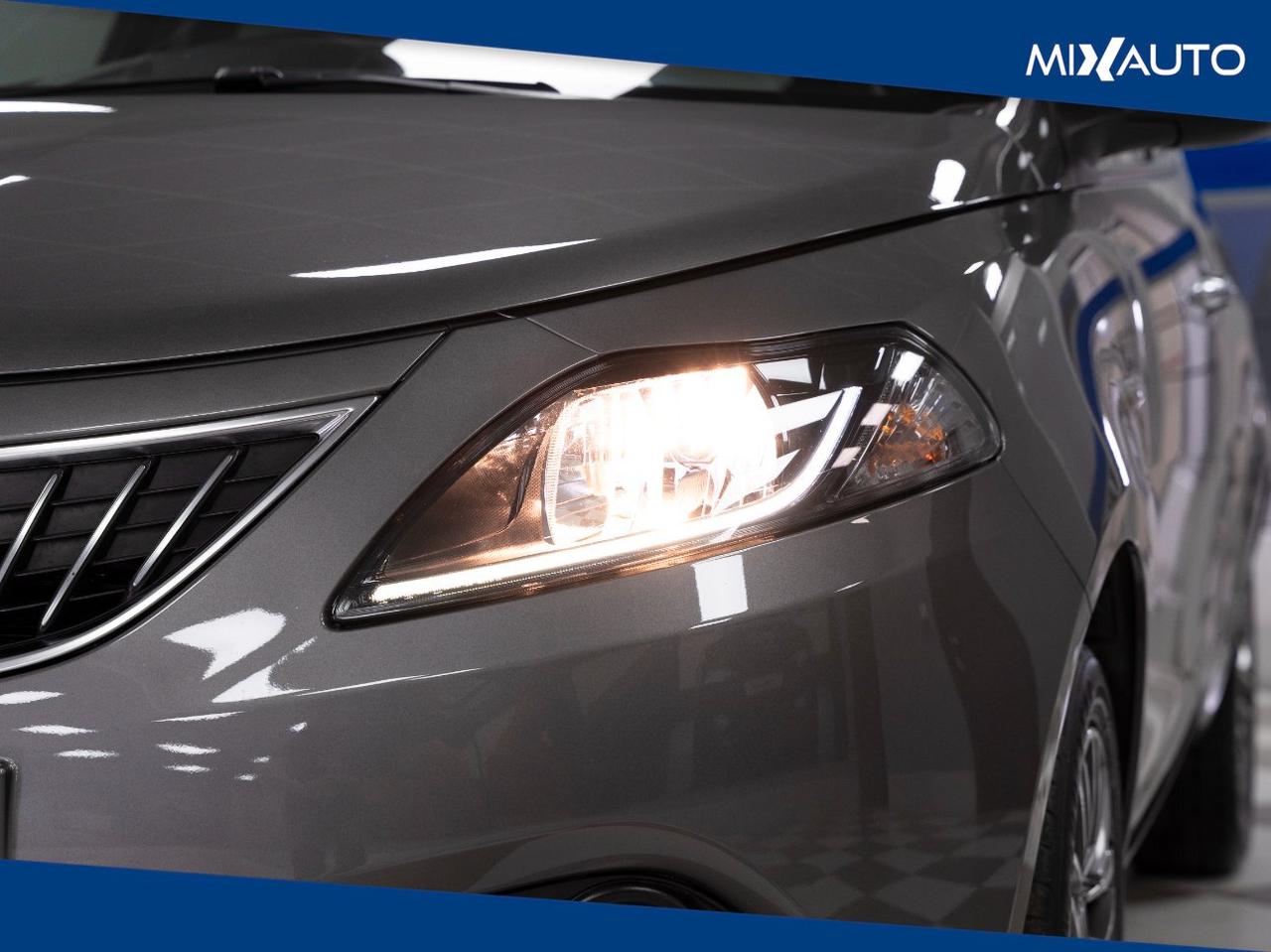 Lancia Ypsilon 1.0 Firefly Hybrid Gold Plus 70CV 5 Porte
