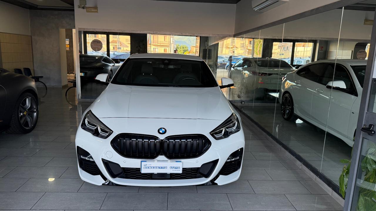 BMW 220 D GRANCOUPE' M SPORT PARI AL NUOVO