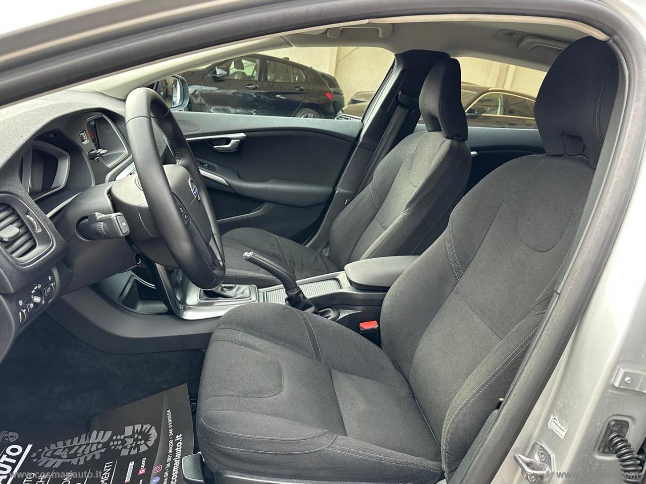 VOLVO V40 Cross Country D2 1.6 P.sh. Momentum