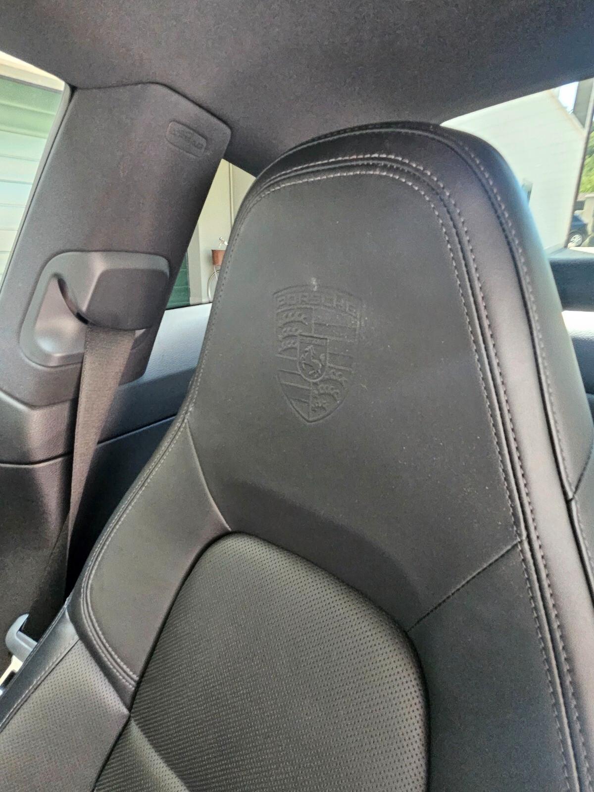 Porsche 911 Carrera 992 4