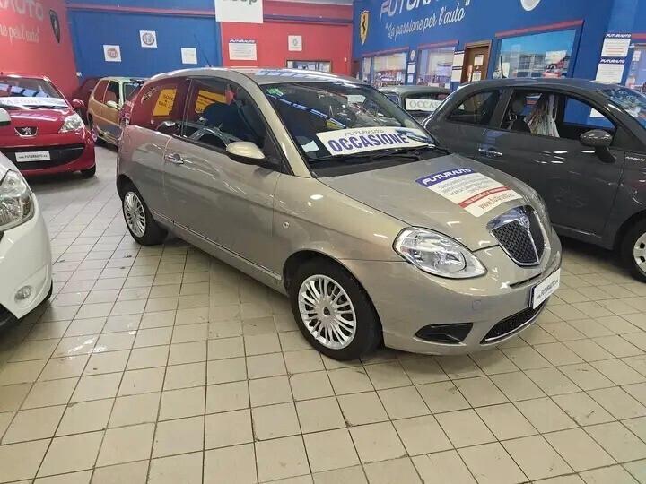 Lancia Ypsilon 1.2 8v ModaMilano Neo Patentati