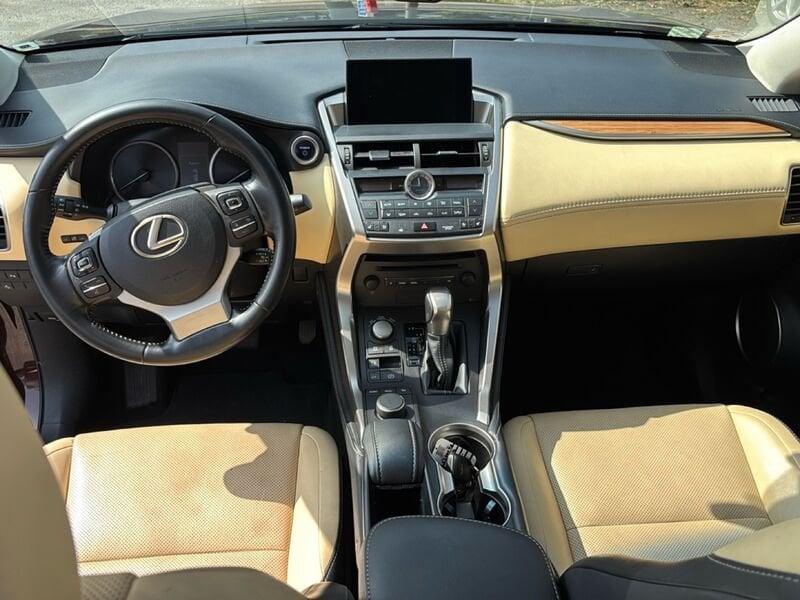 Lexus NX NX 300h 2.5 Luxury 4wd cvt