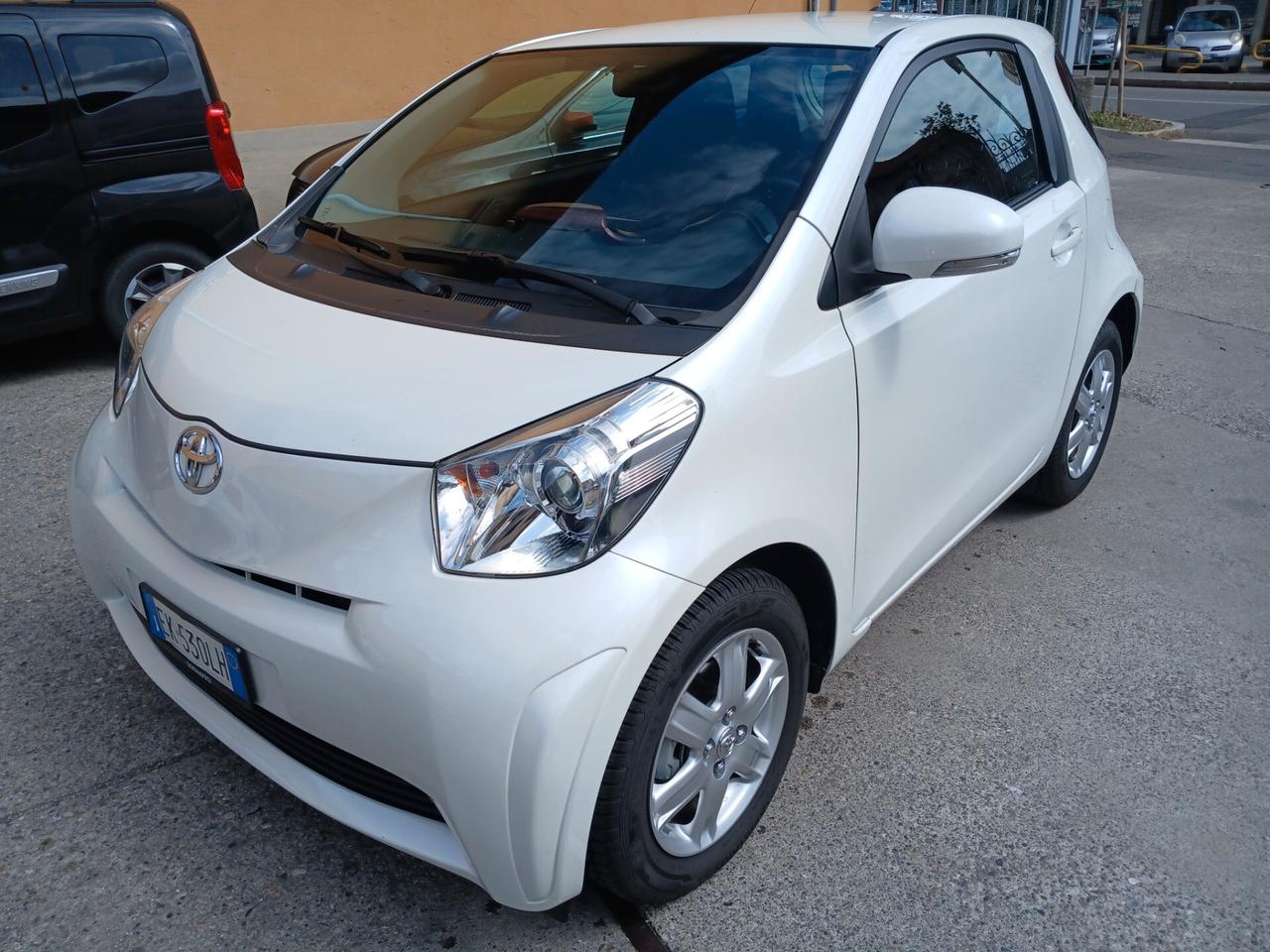 Toyota iQ 1.0 CVT Sol***AUTOMATICA 4 POOSTI ** KM 7 1 . 0 0 0 !!!!!*** 4 POSTI